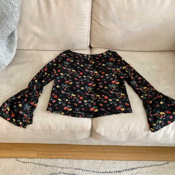 Club Monaco Taisie Floral Long Bell Sleeve Blouse - Picture 5 of 8